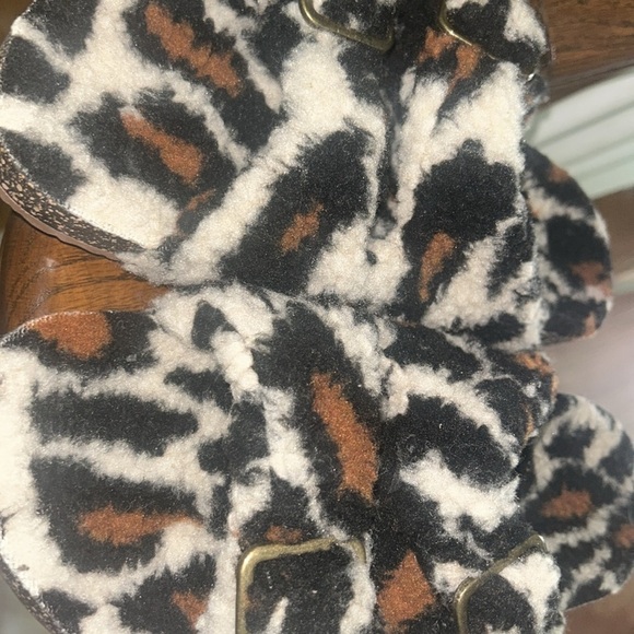 Fizzy slides in a size 9 in women new without tag - Picture 4 of 7